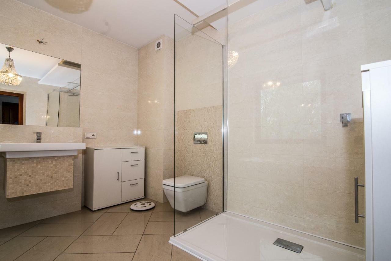 Apartamenty Hierowskiego 60G Катовице Екстериор снимка